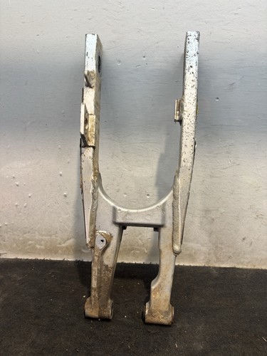Suzuki 2003 swingarm - suzuki,